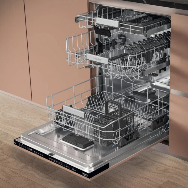 Hotpoint H8I HP42 L UK H8IHP42LUK Built In Dishwasher - 14 Place Settings