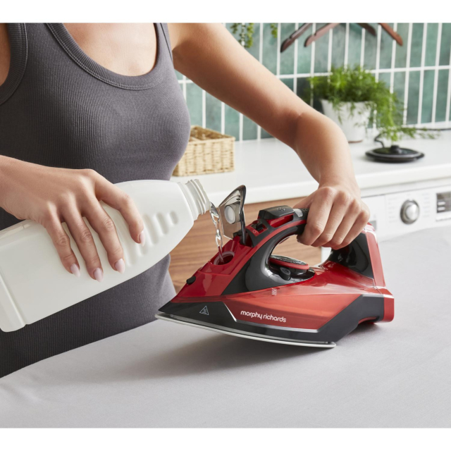 Morphy Richards 303250 Easy Charge 360 Cordless Iron