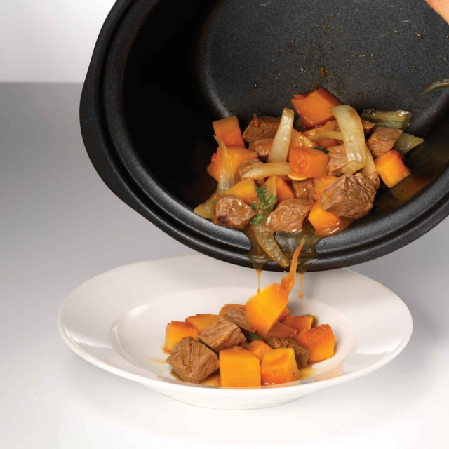 Morphy Richards 460012 3.5Ltr Sear and Stew Slow Cooker In Black